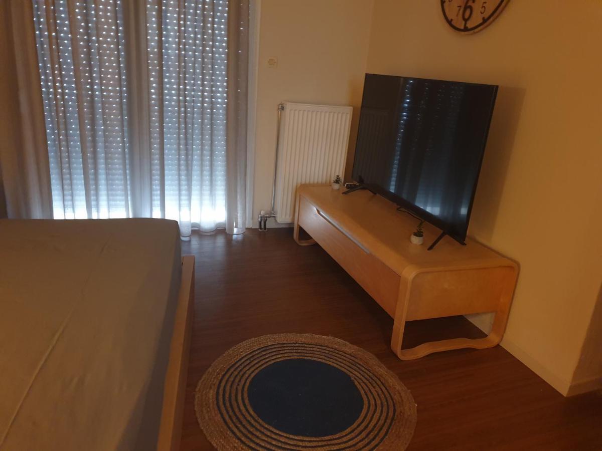 A Pleasent Small -Studio Close To The Port Of Volos Exterior foto